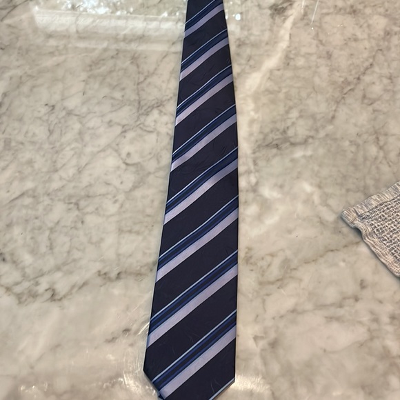 🔥5 for $15🔥 - Two Men’s neckties - Picture 3 of 16